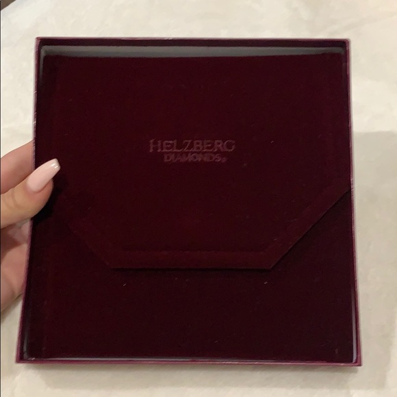 Necklace - Picture 3 of 4